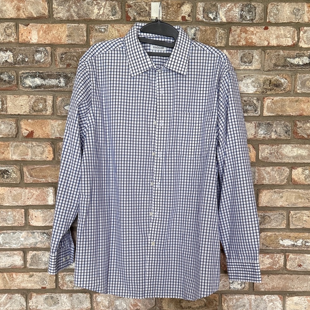Haggar Men's Navy and White Checkered Button Down Shirt